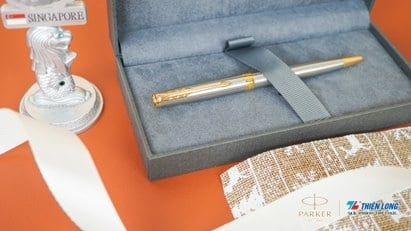 Bút bi cao cấp Parker Sonnet Đ-STAIN Steel GT TB-1950798 Mạ Vàng 18K