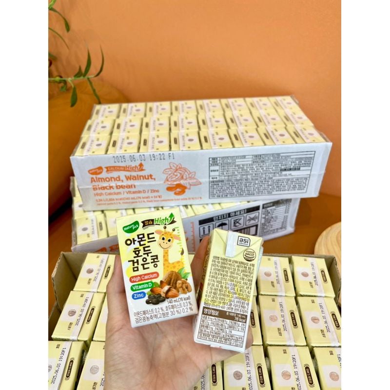 Sữa Hạt Nature Pick Hươu Cao Cổ Hàn Quốc 140ml