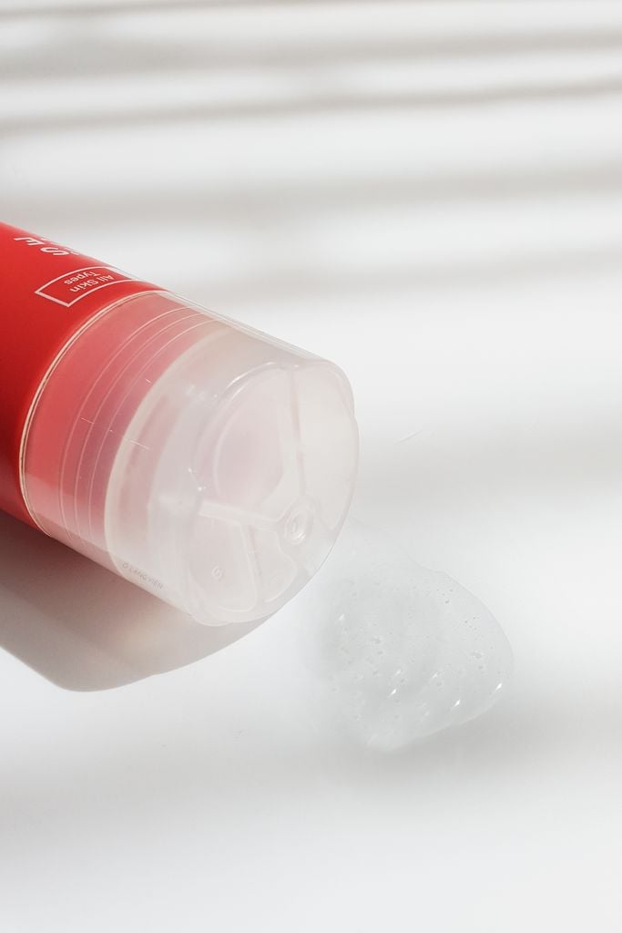 Defense Hydrating Gel-To-Cream Cleanser