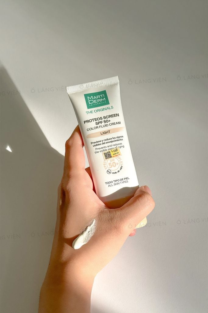 Proteos Screen SPF50+ Color Fluid Cream (Light)