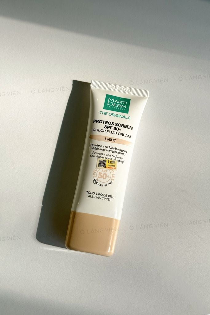 Proteos Screen SPF50+ Color Fluid Cream (Light)
