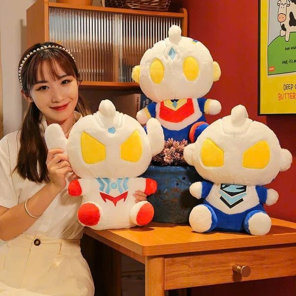 Thú bông Siêu Nhân Điện Quang Ultraman 35cm kích thước vừa phải, dễ dàng mang theo và phù hợp làm quà lưu niệm