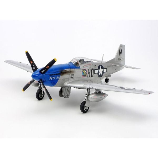  Mô hình máy bay North American P-51D Mustang 8th AF 1/48 - Tamiya 61040 