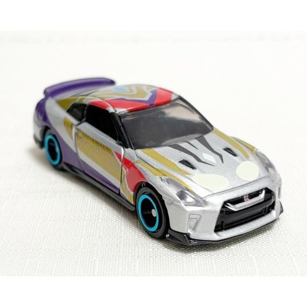  Tomica UTR-11 Ultraman Trigger 