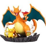  Funism Prime Figure Pokemon Charizard and Pikachu 
