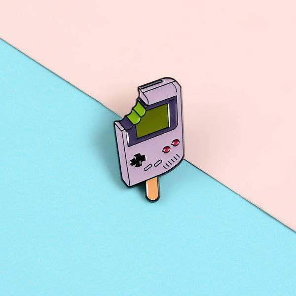 Pin kim loại cài áo GameBoy Ice Cream 