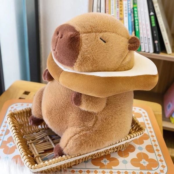 Cảm nhận sự mềm mại và đáng yêu của Capybara mỗi ngày với Gấu bông chuột lang nước Capybara bánh mì 28cm