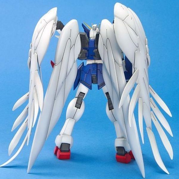  Wing Gundam Zero Custom (MG - 1/100) 