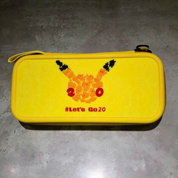  Bóp đựng Nintendo Switch OLED Pokemon Pikachu Kỷ Niệm 20 Năm 