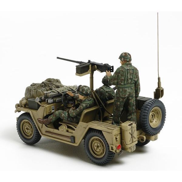  Mô hình xe Jeep U.S. Utility Truck M151A2 Grenada 1983 1/35 -  Tamiya 35332 