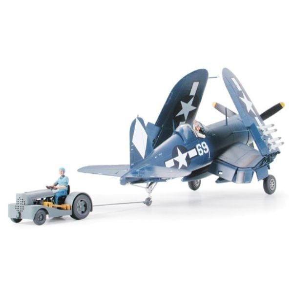 Mô hình máy bay Vought F4U-1D Corsair w/ Moto-Tug 1/48 Tamiya 61085 chính hãng