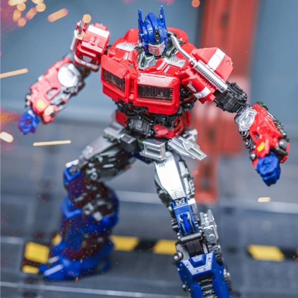  Transformers Bumblebee Movie Optimus Prime - Trumpeter SK-09 