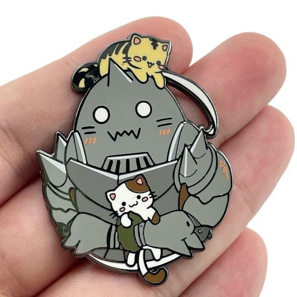 Gắn Huy hiệu kim loại Fullmetal Alchemist Alphonse lên áo khoác, túi đeo thêm phong cách cực chất