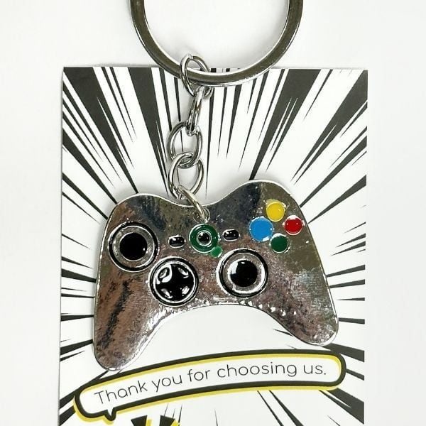 Móc khóa keychain kim loại tay bấm game hiện đại