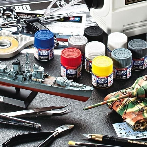  Sơn mô hình Tamiya Lacquer LP-24 Semi Gloss Clear 82124 