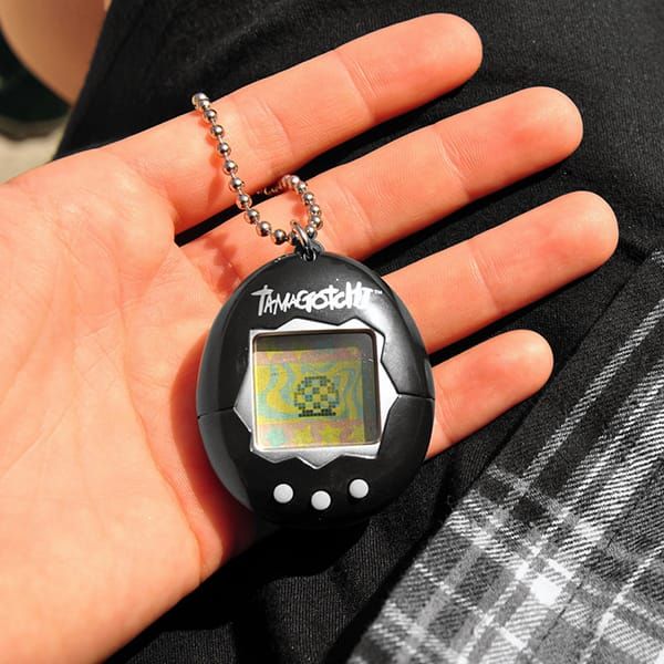  Máy nuôi thú ảo Original Tamagotchi - Black with Silver P2 