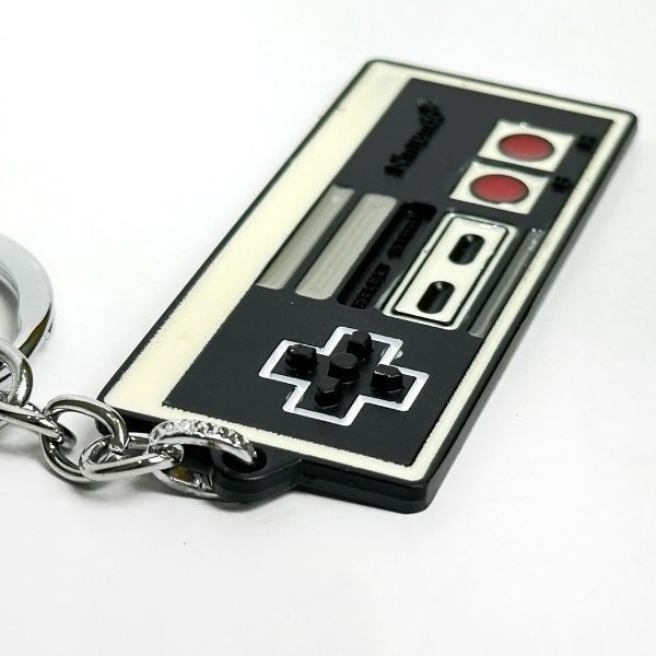  Móc khóa kim loại tay game NES 
