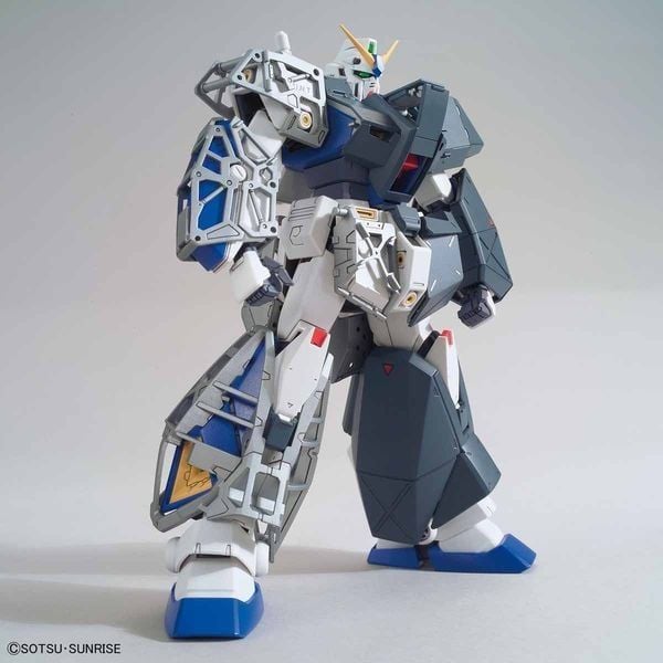  Gundam NT-1 ALEX Ver. 2.0 (MG - 1/100) - Mô hình lắp ráp Gunpla chính hãng Bandai 