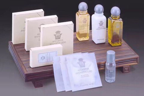  Amenities set 