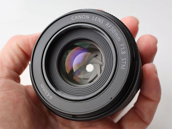 Ống kính Canon RF 50mm F1.8 STM