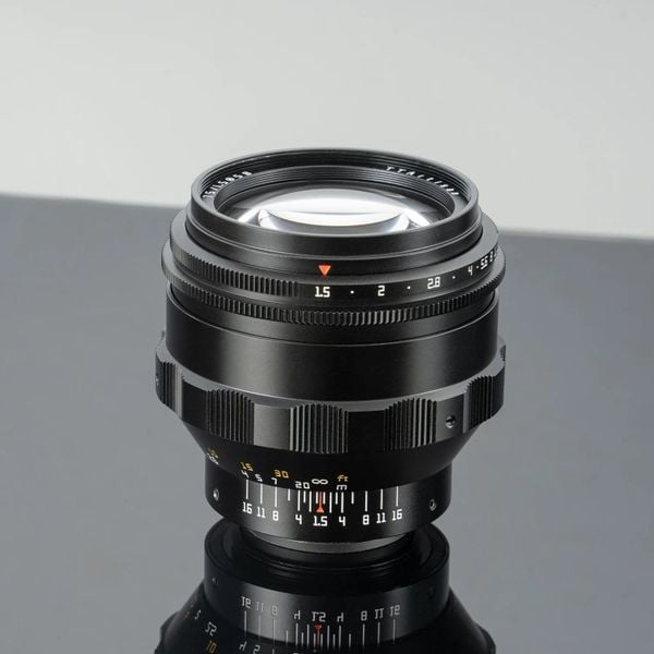 Ống kính TTArtisan 75mm F1.5 Swirly Bokeh ngàm M42