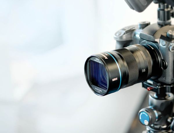 Ống kính Anamorphic SIRUI 35mm F1.8 1.33x