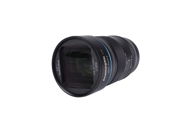 Ống kính Anamorphic SIRUI 35mm F1.8 1.33x