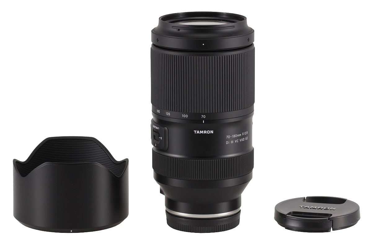 Ống kính Tamron 70-180mm F2.8 Di III VC VXD G2 dành cho ngàm Sony E nhìn ở góc khác