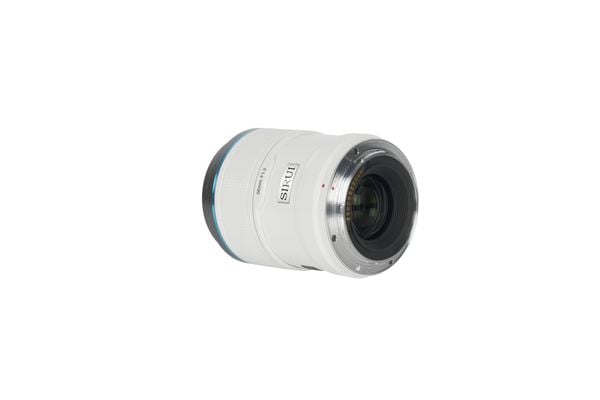 Ống kính SIRUI Sniper 56mm F1.2 autofocus