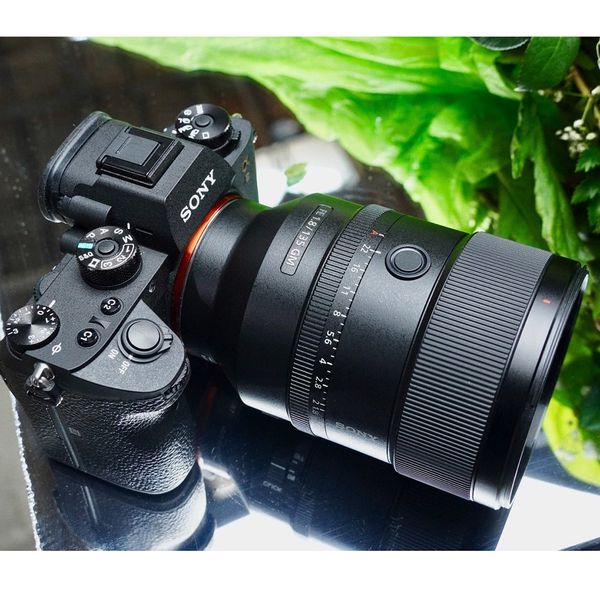 Ống kính SONY FE 135mm F1.8 GM (Hàng chính hãng)