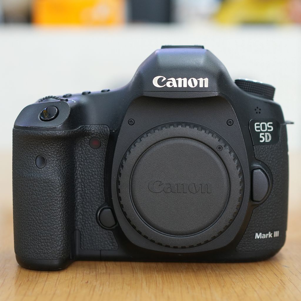 Máy Ảnh Canon 5D Mark III (qua sử dụng, độ mới 95%)