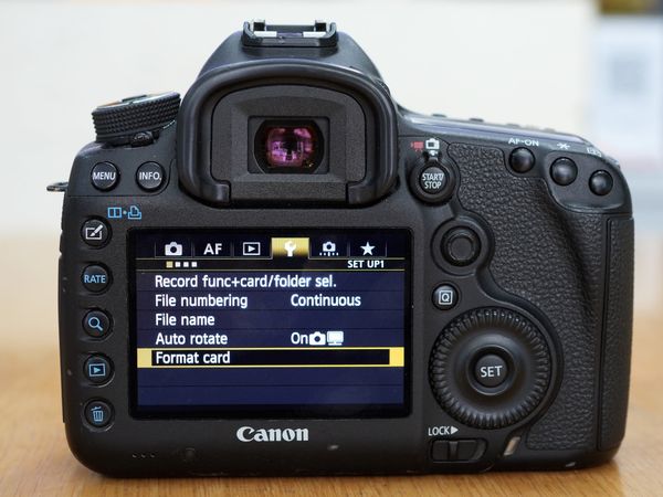Máy Ảnh Canon 5D Mark III (qua sử dụng, độ mới 98%)