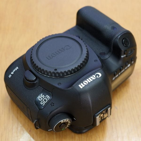 Máy Ảnh Canon 5D Mark III (qua sử dụng, độ mới 98%)