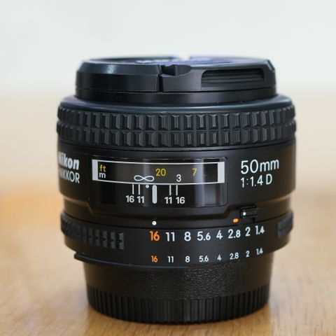 Lens Nikkor 50mm F1.4D ( 98% )
