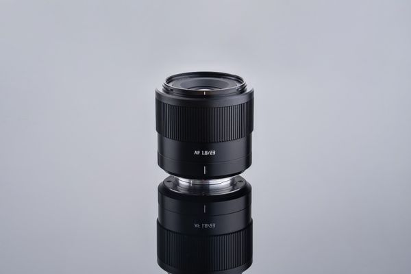Ống kính TTArtisan 23mm f1.8 Autofocus