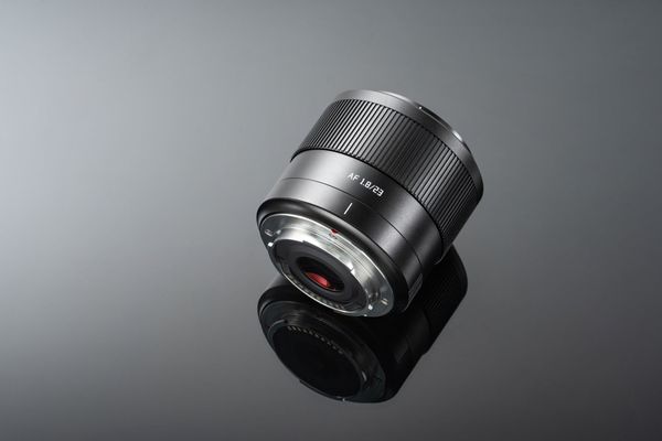 Ống kính TTArtisan 23mm f1.8 Autofocus