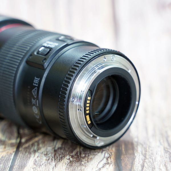 Ống kính Canon EF 100mm F2.8L Macro IS USM cũ (đã qua sử dụng)