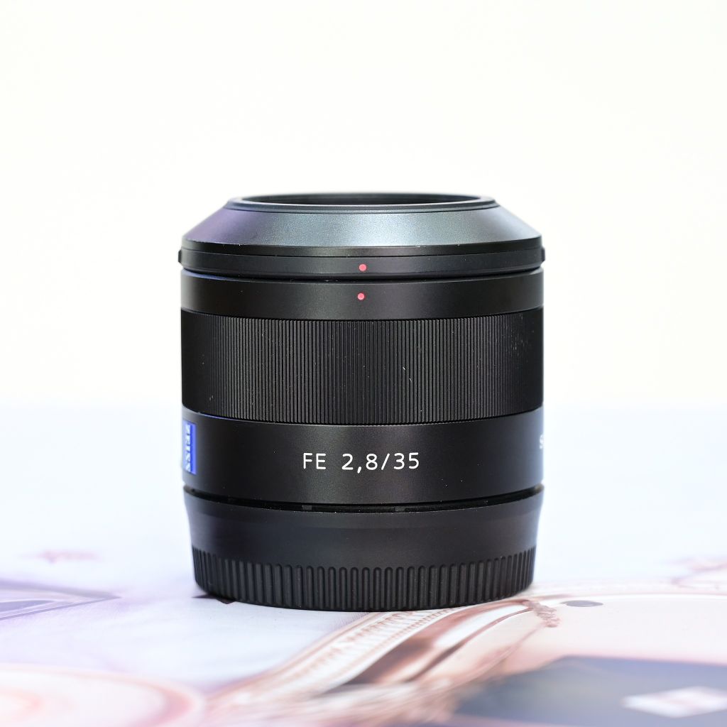 Lens Sony Carl Zeiss Sonnar T* FE 35mm F/2.8 ZA ( 98% )