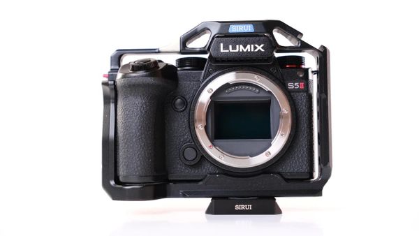 Khung bảo vệ máy ảnh SIRUI Camera Cage for Lumix S5 II / S5 IIX - Chính hãng