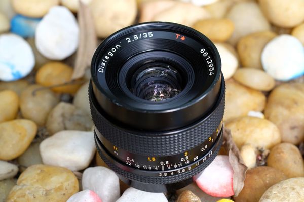 Ống kính Carl Zeiss 35mm f2.8 T* Distagon CY