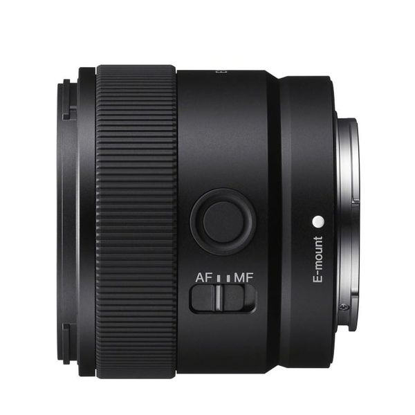 Ống kính Sony E 11mm F1.8 - Hàng chính hãng