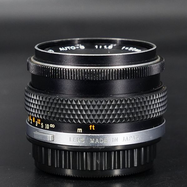Ống kính Olympus Zuiko 50mm F1.8