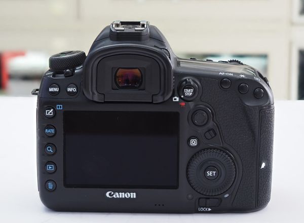 Máy ảnh Canon EOS 5D Mark IV (body qua sử dụng, mới 95%)