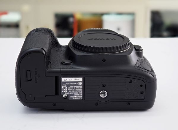 Máy ảnh Canon EOS 5D Mark IV (body qua sử dụng, mới 95%)