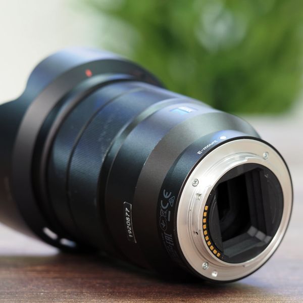 Ống kính Sony FE 16-35mm F4 ZA OSS Vario-Tessar T* cũ (đã qua sử dụng - 97%)