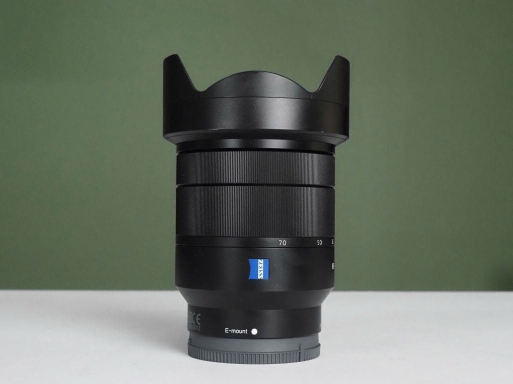 Lens Sony Carl Zeiss Vario Tessar T* FE 24-70mm F4 ZA ( 95% )
