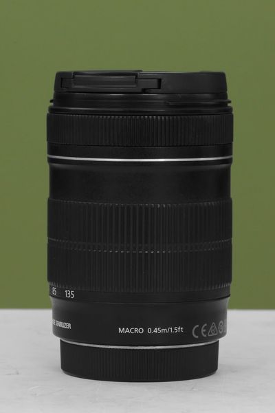 Ống kính Canon EF-S 18-135mm F3.5-5.6 IS cũ (đã qua sử dụng - 96%)
