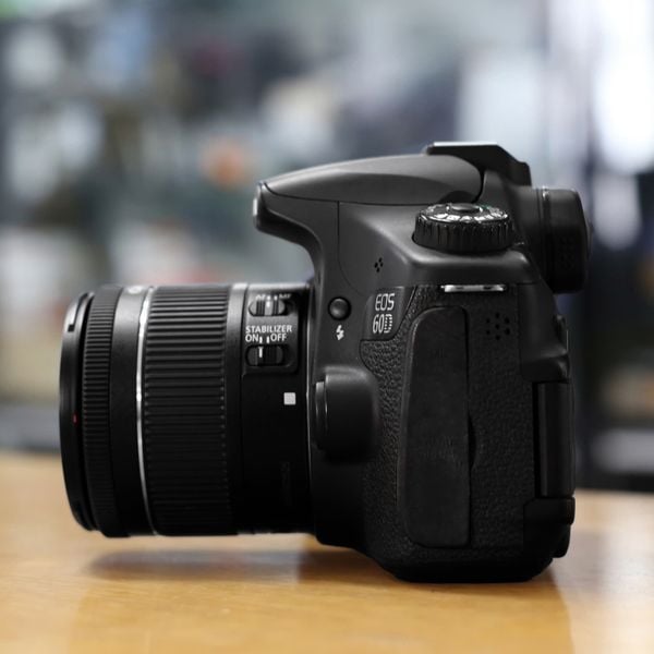 Máy ảnh Canon EOS 60D kit lens 18-55 IS II (máy qua sử dụng, độ mới 96% )