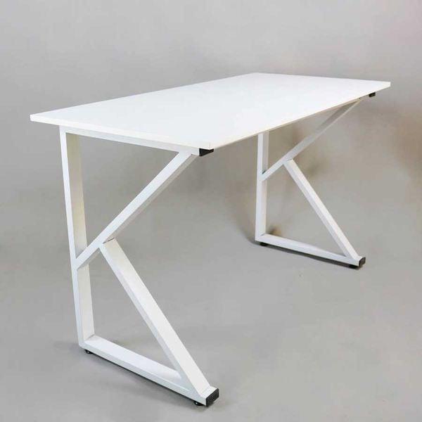 BÀN GAMING CHỮ K  MẶT GỖ ( ĐEN / TRẮNG )