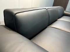 Sofa bọc da màu đen AVENUE
